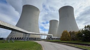 Chladící věže jaderné elektrárny Temelín