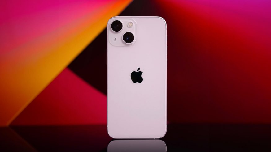 Chytrý telefon iPhone 13