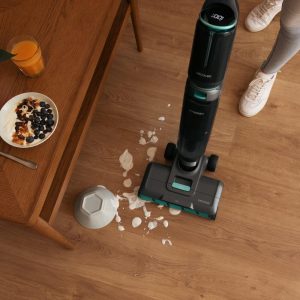 Vysavač a mop Cecotec FreeGo Wash Vacuum Spray na propagačním snímku