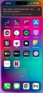Občas se ChatGPT integrované do Siri podaří odpovědět v češtině