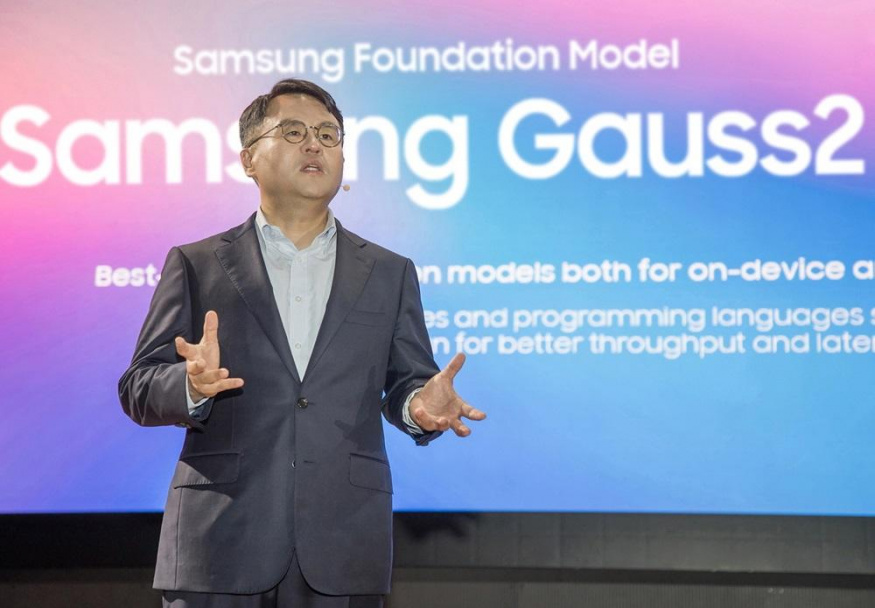 Zástupce Samsungu představuje jazykový model Gauss 2
