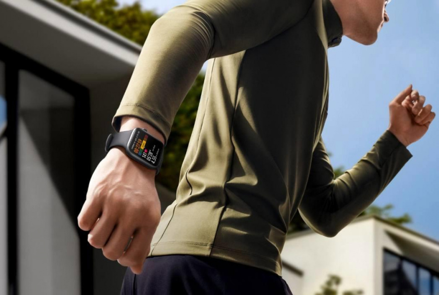Honor Watch 5 na ruce sportovce