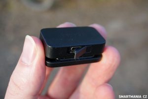 Ani Mini Tracker se nezbavil micro USB
