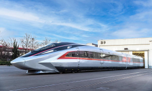 Čínský vlak CR450 dosahuje rychlosti až 450 km/h