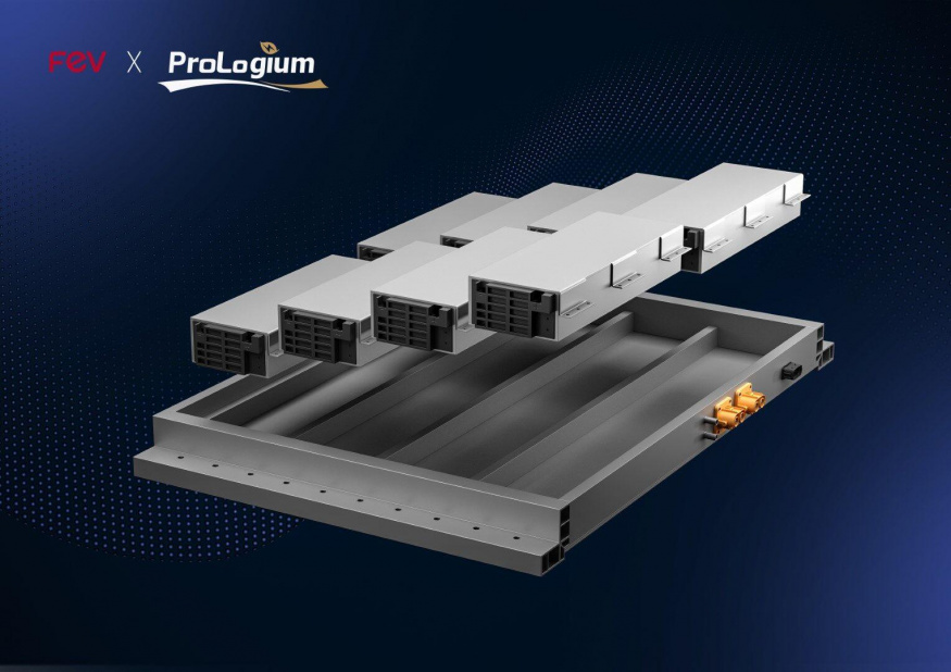 Společnosti FEV a ProLogium odhalily nejnovější generaci velkoplošné lithium-keramické baterie (LLCB). Na jejím vývoji se nicméně neustále pracuje. Společnosti FEV a ProLogium odhalily nejnovější generaci velkoplošné lithium-keramické baterie (LLCB). Na jejím vývoji se nicméně neustále pracuje.