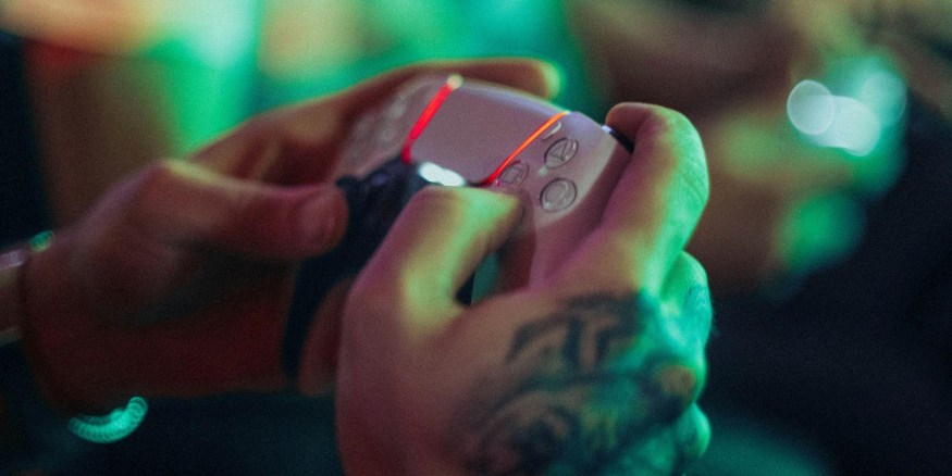Herní ovladač Dual Sense ke konzoli PlayStation 5