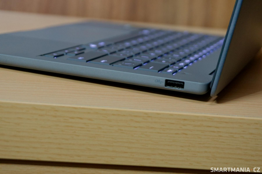 USB-A v notebooku Asus Zenbook A14