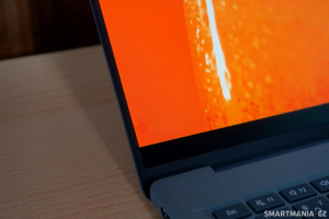Rámečky kolem displeje u laptopu Asus Zenbook A14