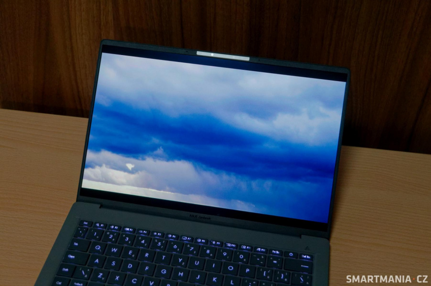 Asus Zenbook A14 a přehrávání HDR videa