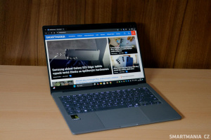 Asus Zenbook A14 v otevřeném stavu