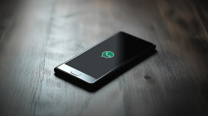 Ikona Aplikace WhatsApp na chytrém telefonu (ilustrační obrázek)