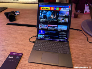 Lenovo ThinkBook Plus ve stavu maximálního otevření