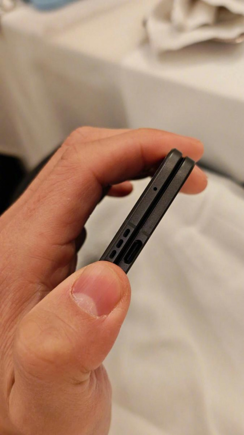 Oppo Find N5 na fotografii