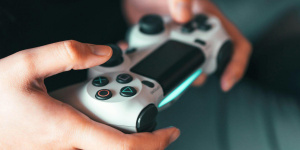 Ovladač k herní konzoli PlayStation