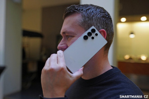 Samsung Galaxy S25 Ultra v rukou redaktora Samsung Galaxy S25 Ultra v rukou redaktora