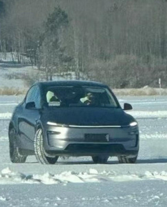 Špionážní snímek Tesly Modelu Y „Juniper“