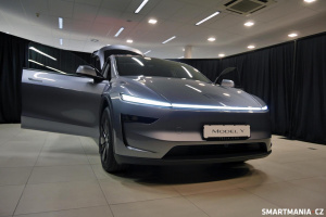 Tesla Model Y (Juniper) naživo