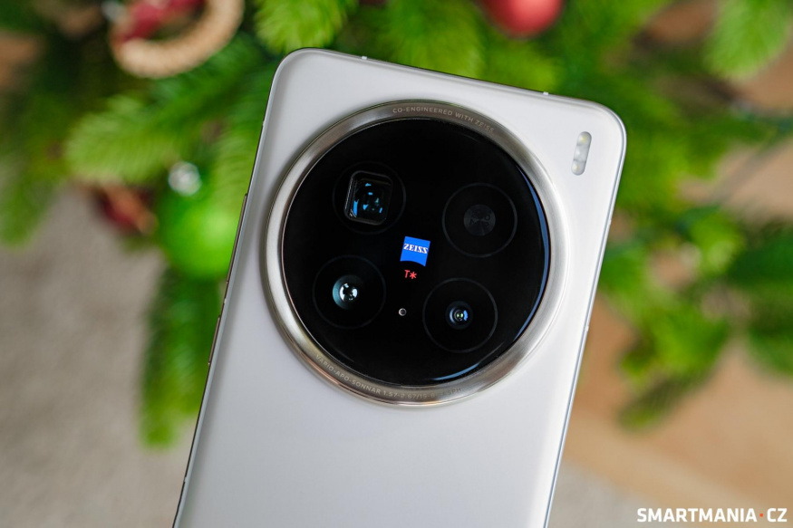 Vivo X200 Pro má tradičně masivní fotomodul s trojicí fotoaparátů