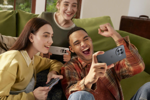 Díky výkonnému Snapdragonu 8 Gen 3 je 13R slušným herním telefonem
