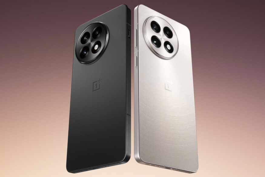 Obě varianty OnePlus 13R vedle sebe
