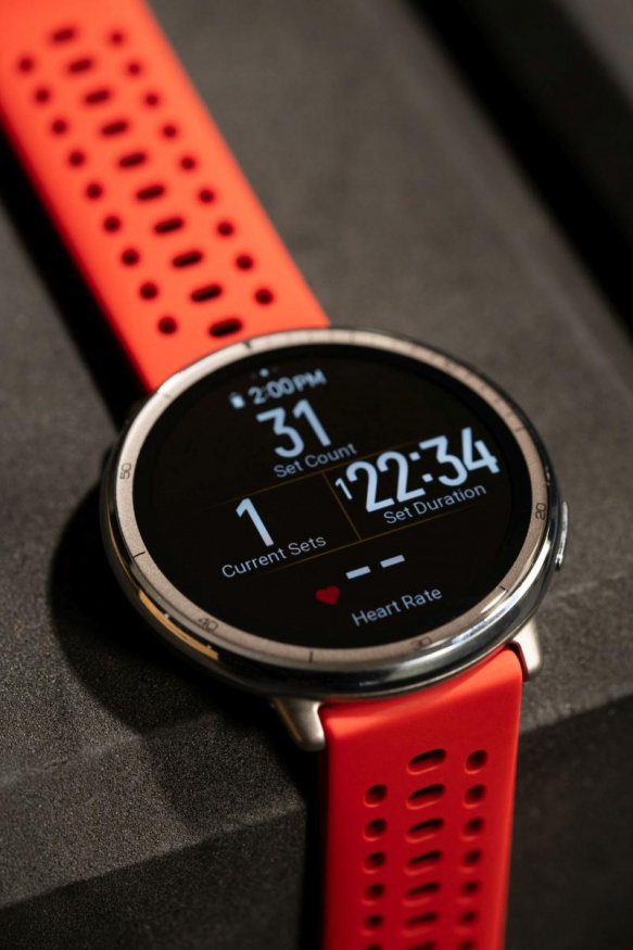 Hodinky Amazfit Active 2 s červeným řemínkem