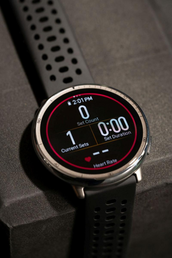 Hodinky Amazfit Active 2 s černým řemínkem