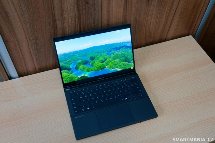 OLED panel u laptopu Asus Zenbook Duo přináší skvělé barvy OLED panel u laptopu Asus Zenbook Duo přináší skvělé barvy