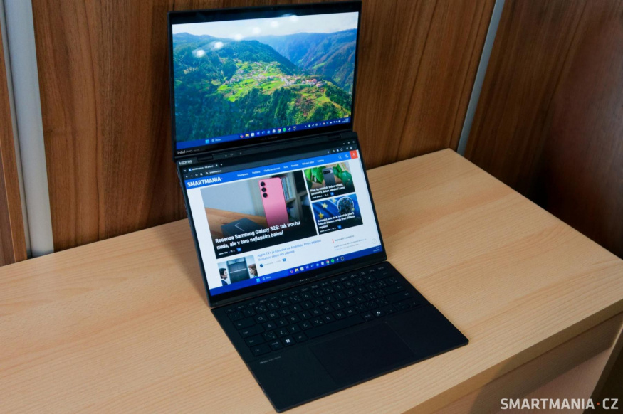 Notebook Asus Zenbook Duo s aktivními OLED displeji