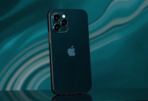 Chytrý telefon Apple iPhone 16 (ilustrační obrázek)