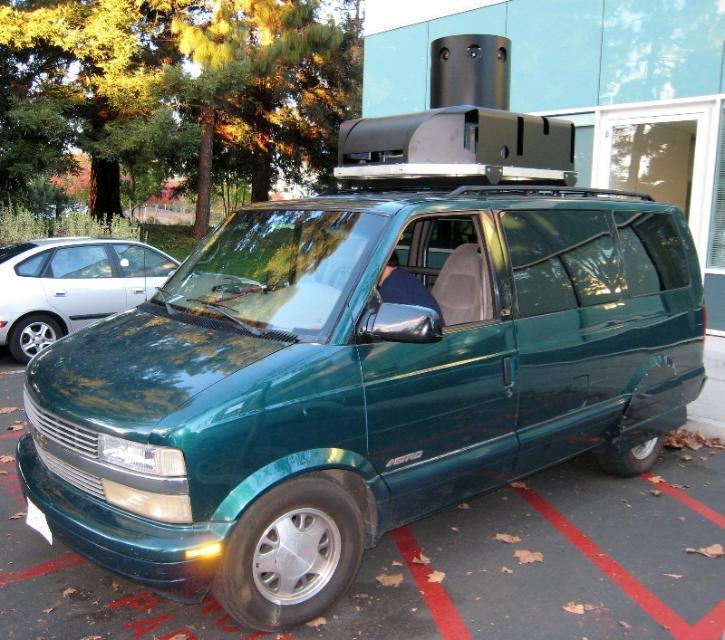 První vůz, se kterým Google pořizoval záběry Street View v roce 2007 První vůz, se kterým Google pořizoval záběry Street View v roce 2007