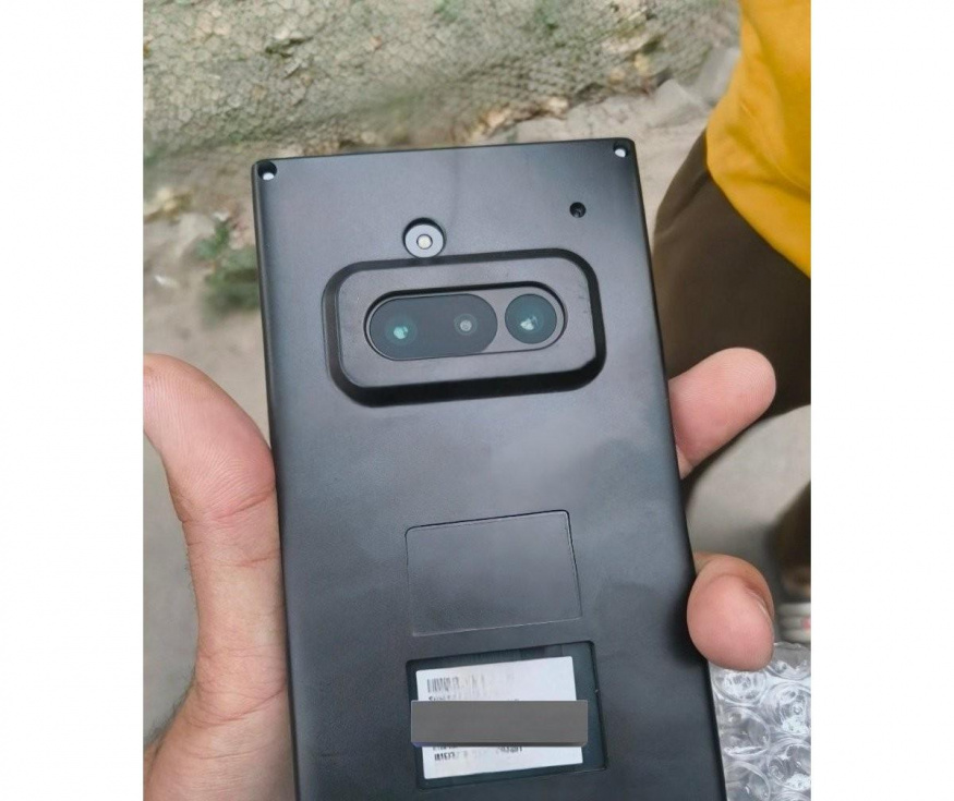 Nothing Phone (3a) a v ochranném krytu