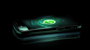 Logo aplikace WhatsApp na chytrém telefonu (ilustrační obrázek)