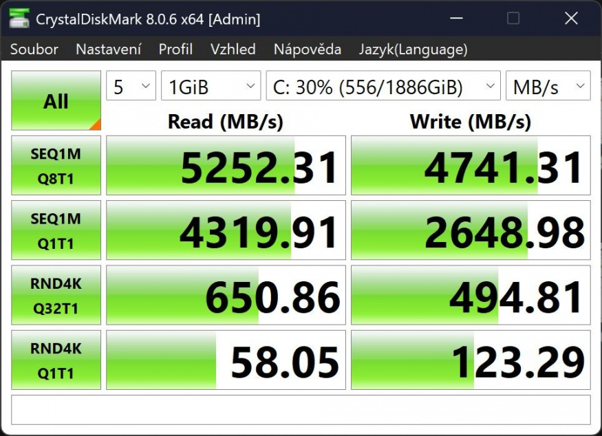 Asus Zenbook Duo a CrystalDiskMark benchmark Asus Zenbook Duo a CrystalDiskMark benchmark