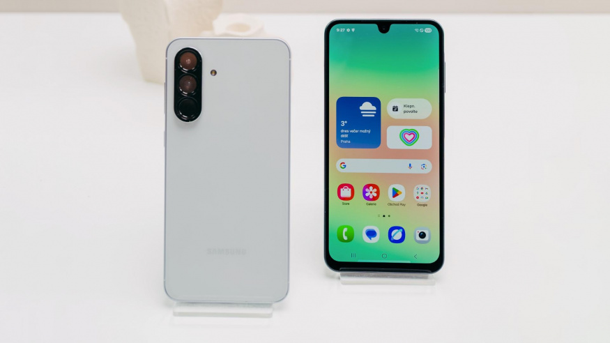 Samsung Galaxy A26 5G Černý Samsung Galaxy A26 5G zepředu a zezadu