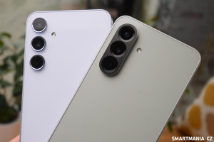 Samsung Galaxy A55 (vlevo) versus A56 (vpravo)