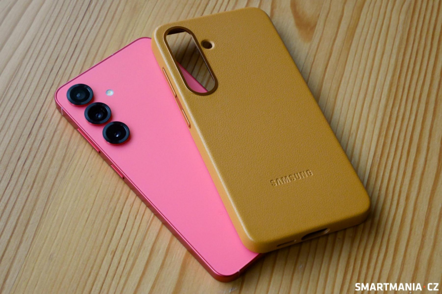 Pouzdro si můžete pořídit na e-shopu Samsungu