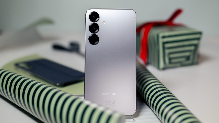 Samsung Galaxy S25 v barvě Silver