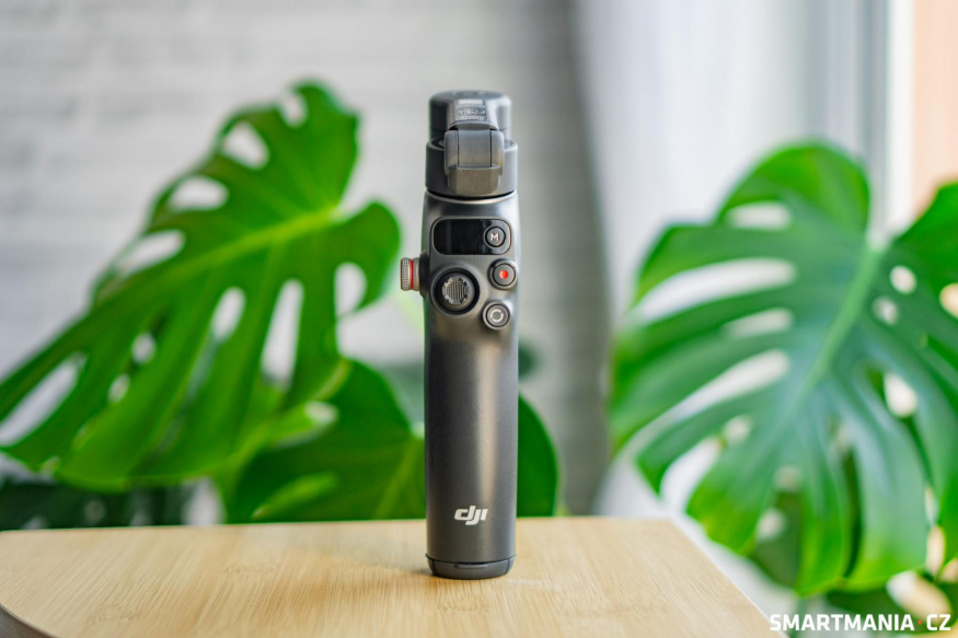 DJI Osmo Mobile 7P v tmavě šedé barvě DJI Osmo Mobile 7P v tmavě šedé barvě