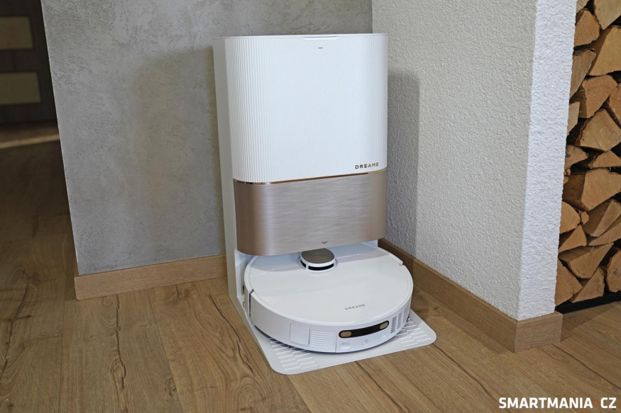 Dreame X40 Ultra v dokovací stanici Dreame X40 Ultra v dokovací stanici