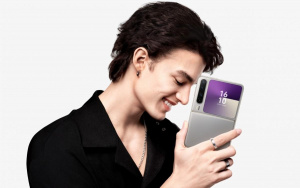 Huawei Pura X ve stříbrné barvě