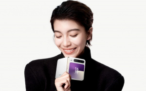 Huawei Pura X v bílé barvě