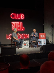 Premiéra sluchátek JBL Tour One M3 v Londýně