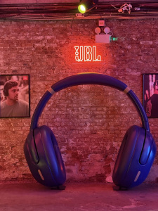 Premiéra JBL Tour One M3 v Londýně