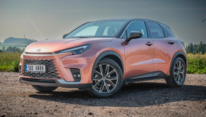 Lexus LBX (2025)