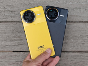 Poco F7 Ultra je dostupný ve dvou barevných variantách