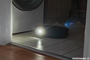 Robot svítí ve tmě