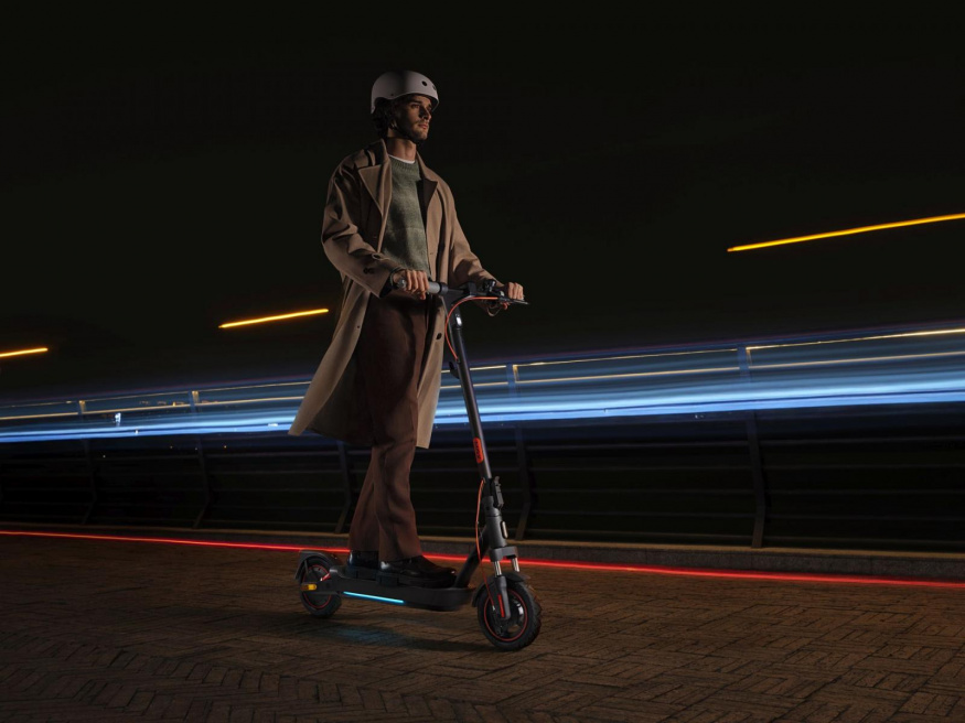 Xiaomi Electric Scooter 5 Max v noci