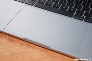 Trackpad zůstal velký a velmi praktický