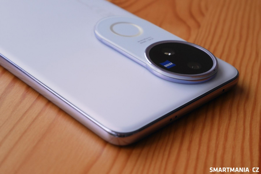 Detail na Vivo V50