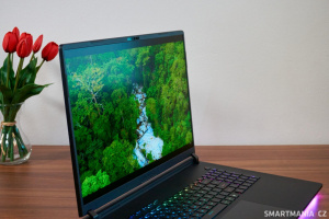 Přehrávání filmu na Asus ROG Strix Scar 18
